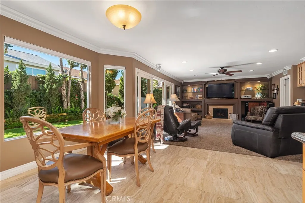 1426 Franzen, Santa Ana, California 92705 home-pic-19