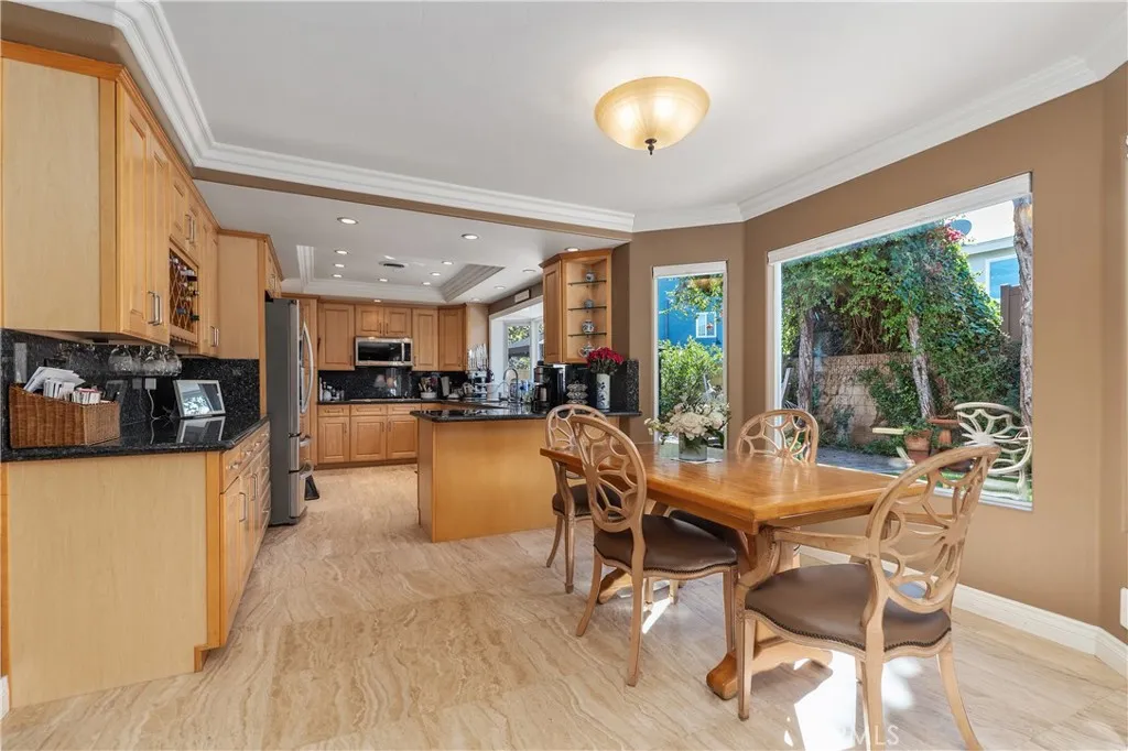 1426 Franzen, Santa Ana, California 92705 home-pic-17