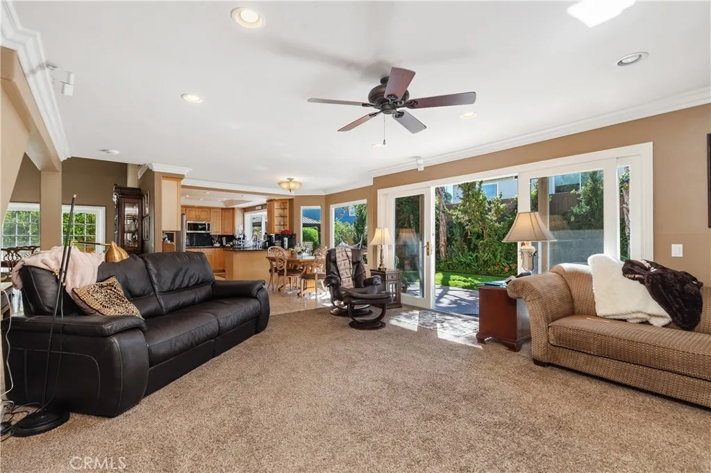 1426 Franzen, Santa Ana, California 92705 home-pic-16
