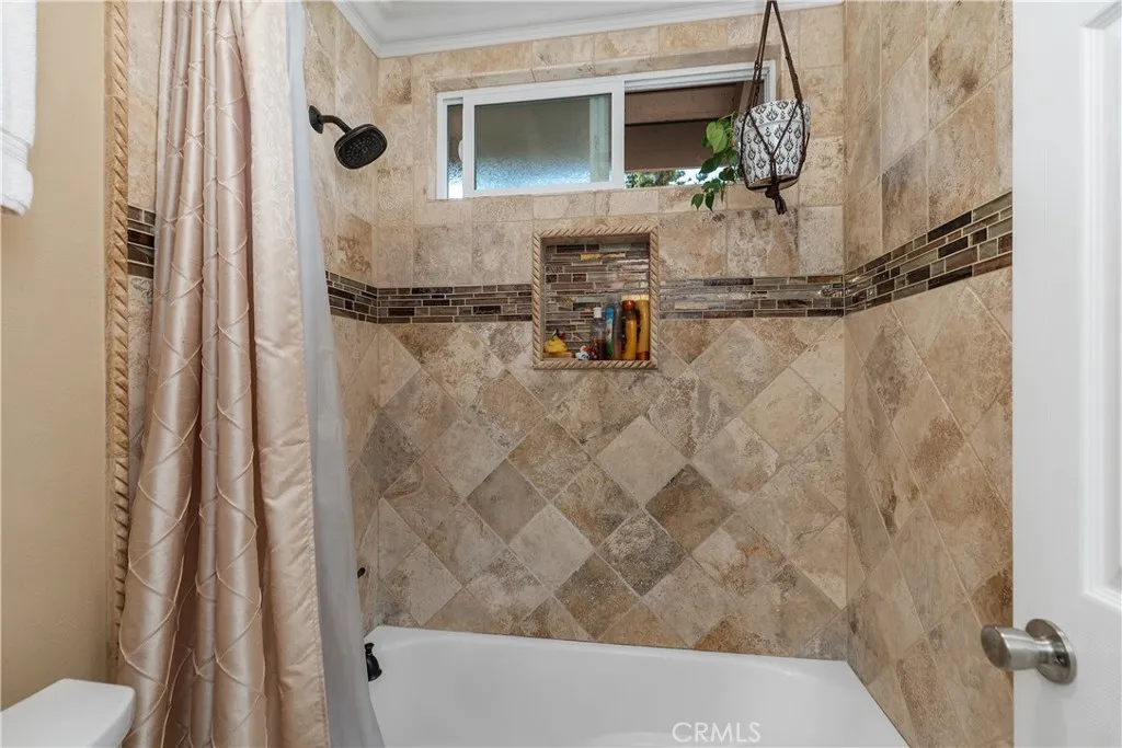 1426 Franzen, Santa Ana, California 92705 home-pic-29