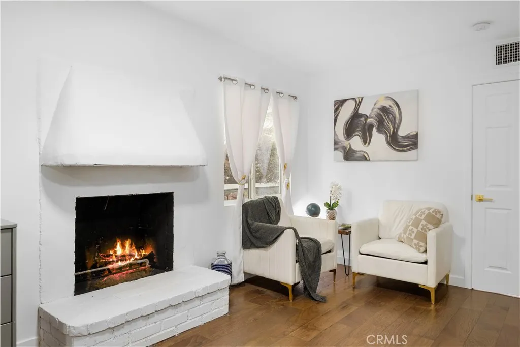 1930 Weepah Way, Los Angeles, California 90046 home-pic-23