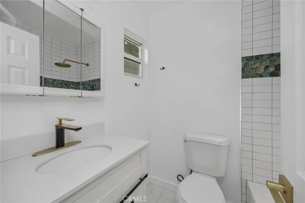 1930 Weepah Way, Los Angeles, California 90046 home-pic-20