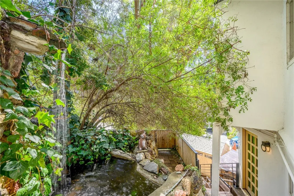 1930 Weepah Way, Los Angeles, California 90046 home-pic-36