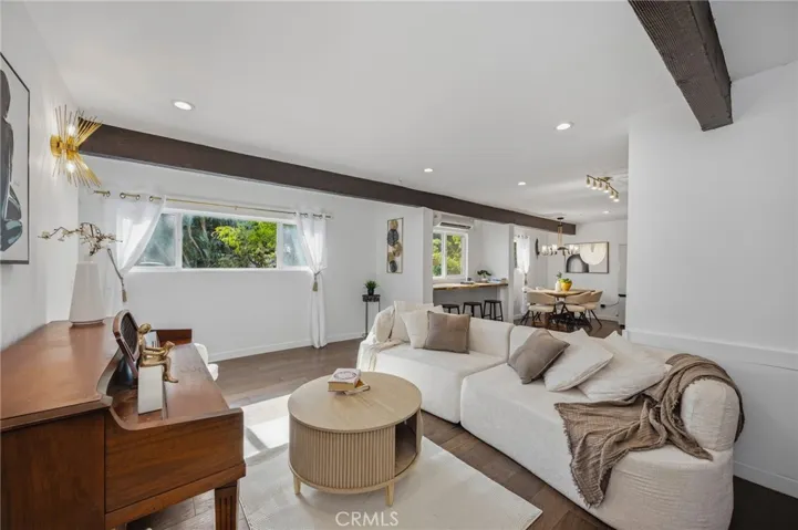 1930 Weepah Way, Los Angeles, California 90046