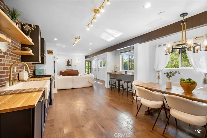1930 Weepah Way, Los Angeles, California 90046
