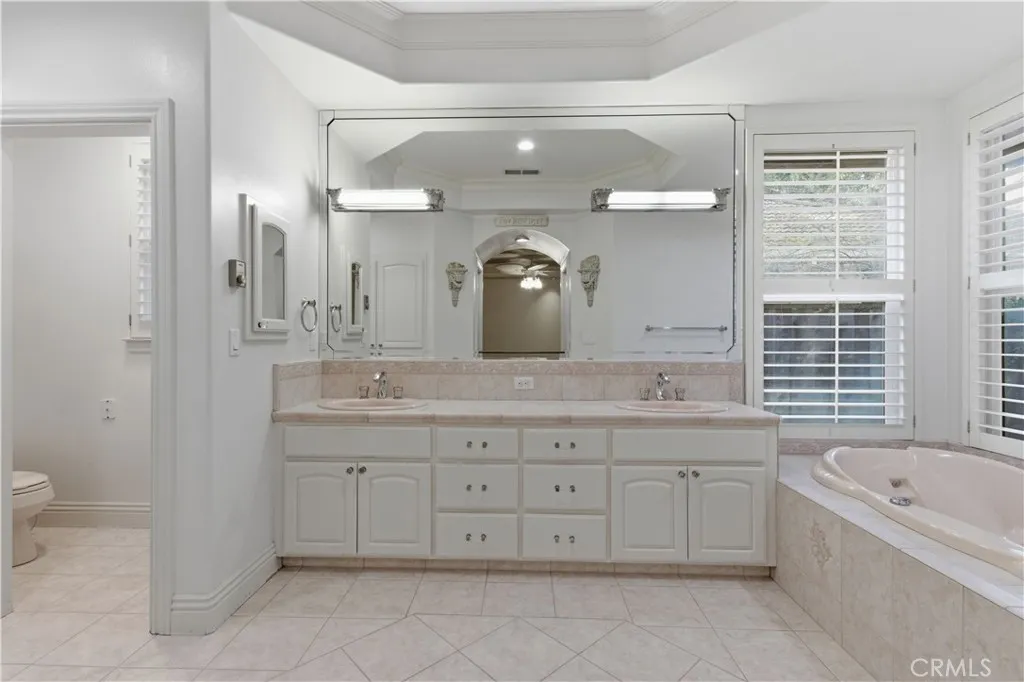 2144 King Arthur Court, Merced, California 95340 home-pic-43
