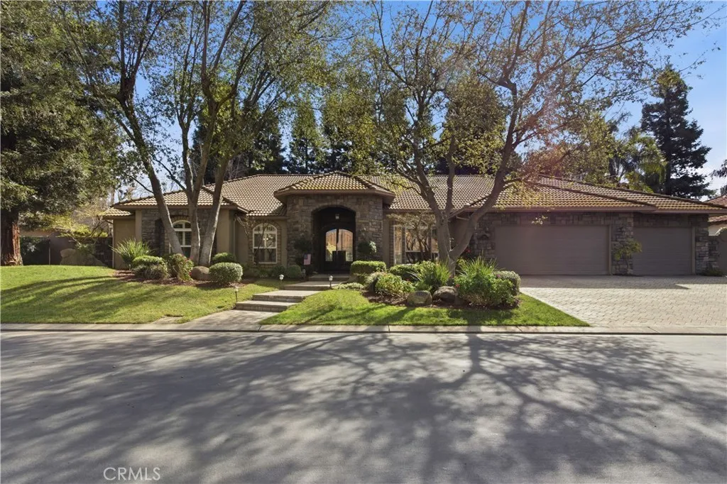 2144 King Arthur Court, Merced, California 95340 home-pic-1