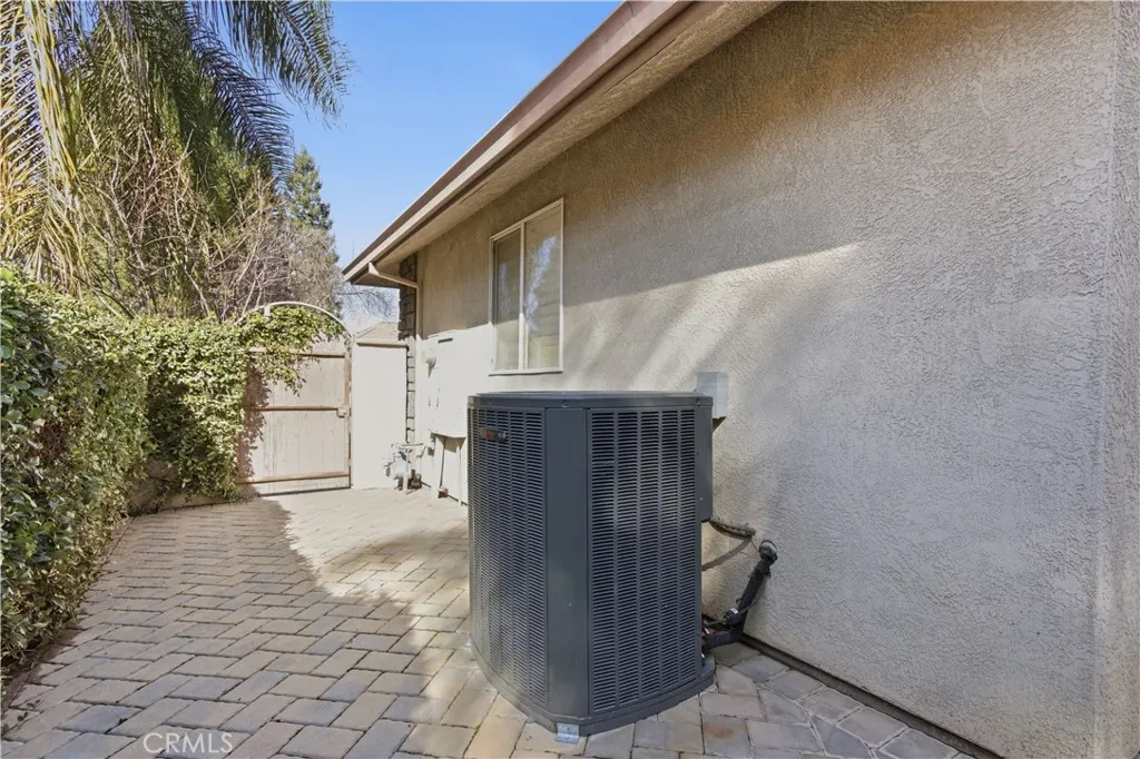 2144 King Arthur Court, Merced, California 95340 home-pic-59