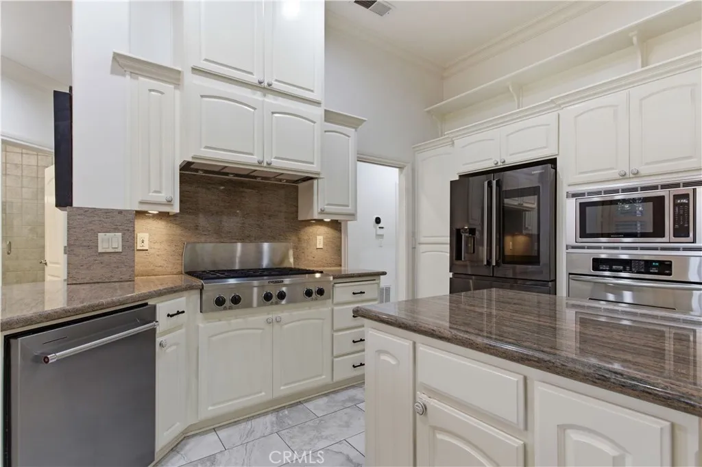 2144 King Arthur Court, Merced, California 95340 home-pic-14