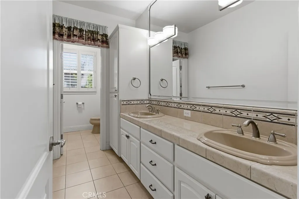 2144 King Arthur Court, Merced, California 95340 home-pic-28