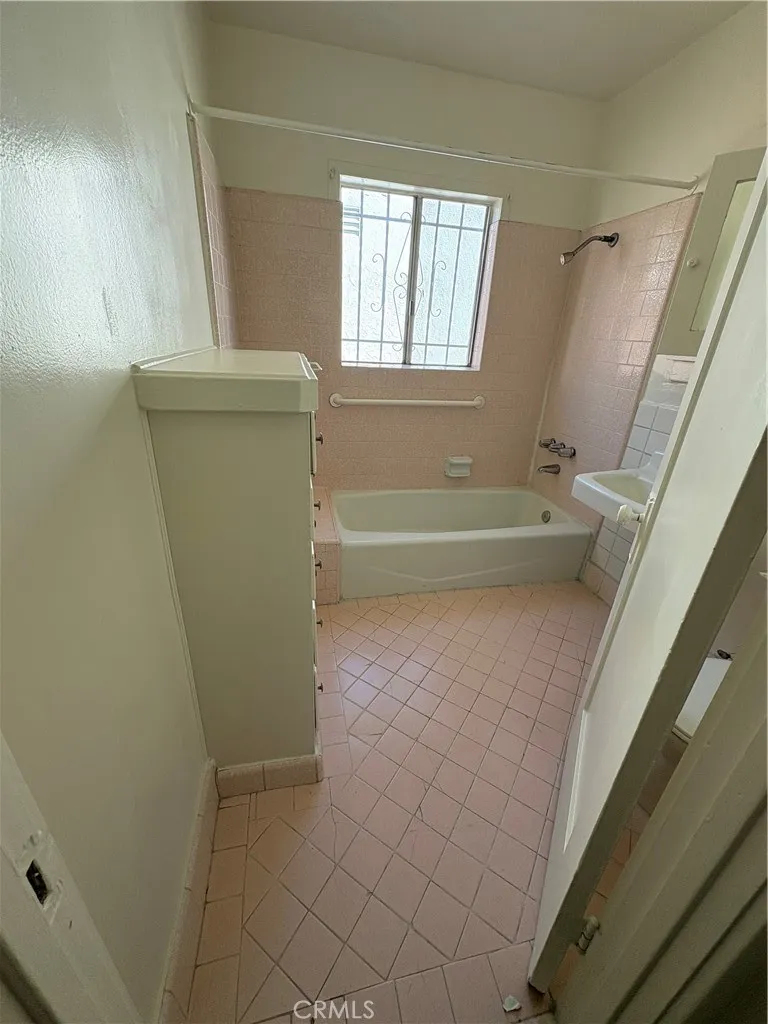 657 S Mathews, Los Angeles, California 90023 home-pic-19