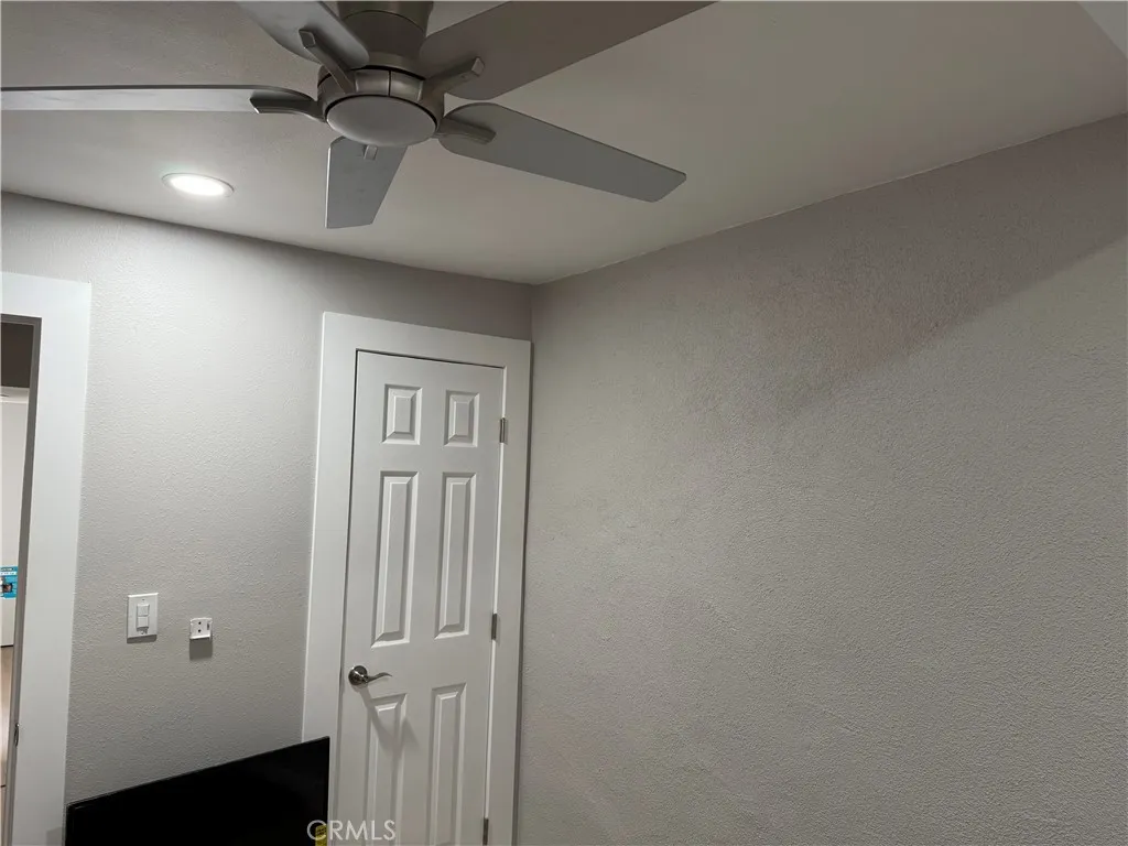 138 E 60th Street, Los Angeles, California 90003 home-pic-35