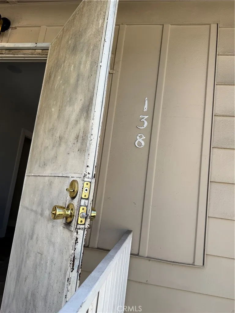 138 E 60th Street, Los Angeles, California 90003 home-pic-20