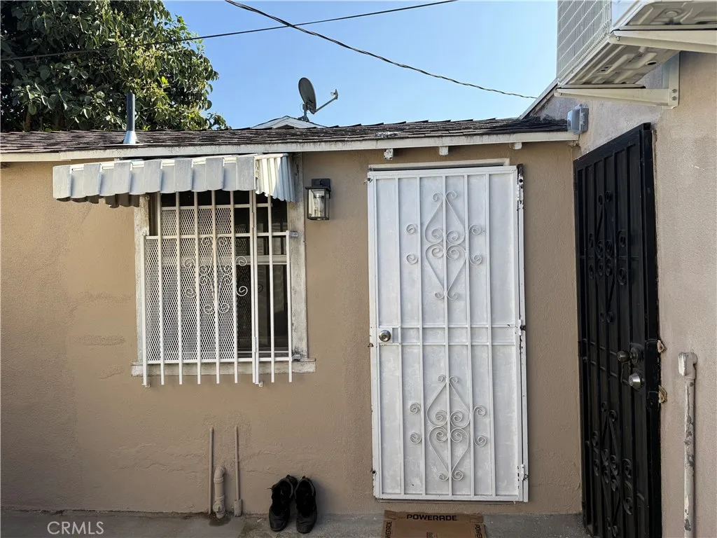 138 E 60th Street, Los Angeles, California 90003 home-pic-4