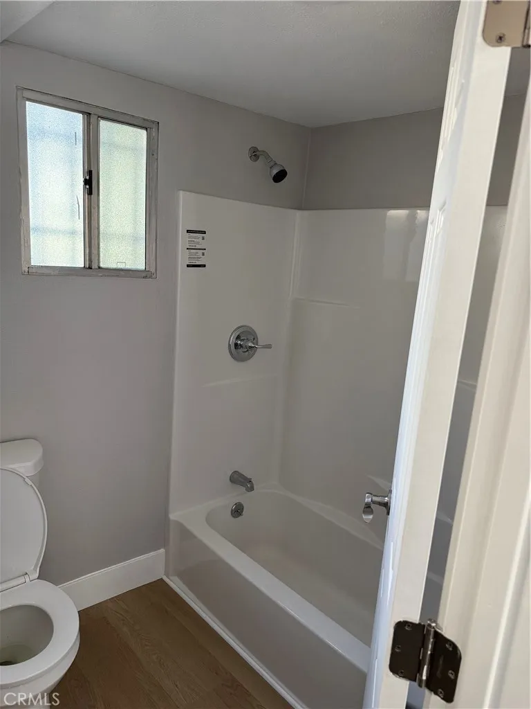 138 E 60th Street, Los Angeles, California 90003 home-pic-32