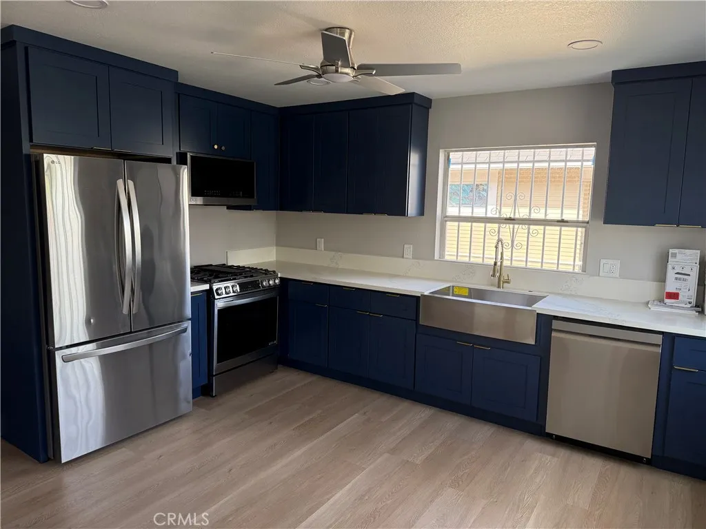 138 E 60th Street, Los Angeles, California 90003 home-pic-6