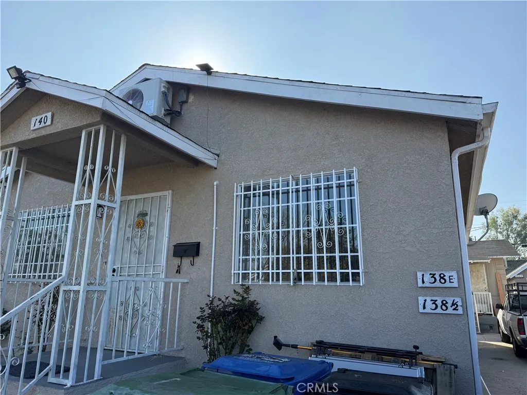 138 E 60th Street, Los Angeles, California 90003 home-pic-1