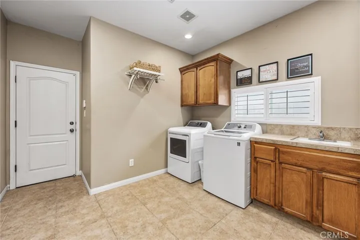 205 Somerford Court, Bakersfield, California 93312