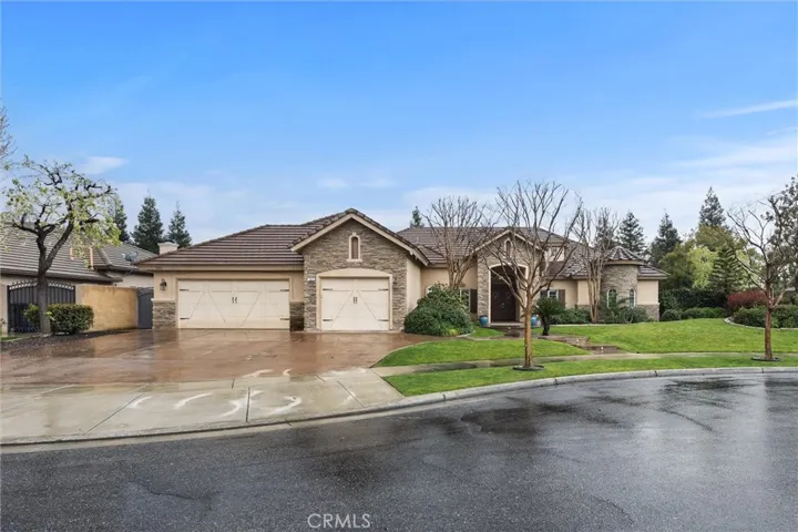 205 Somerford Court, Bakersfield, California 93312