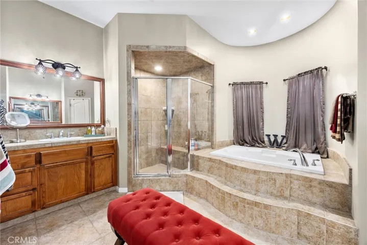 205 Somerford Court, Bakersfield, California 93312