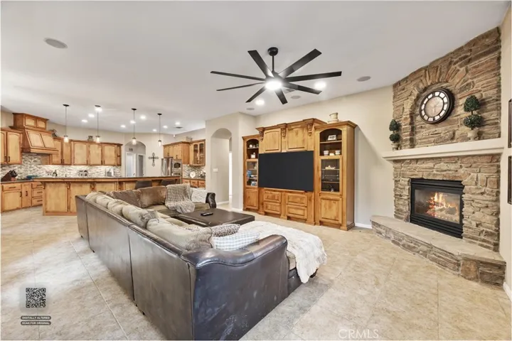 205 Somerford Court, Bakersfield, California 93312