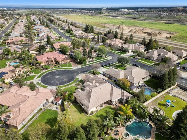 205 Somerford Court, Bakersfield, California 93312