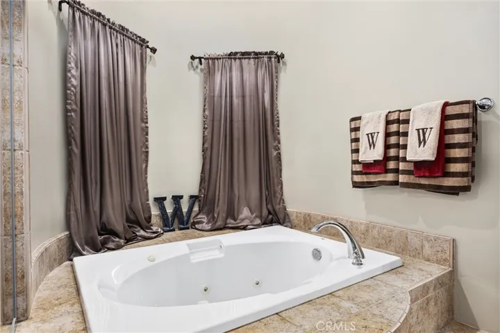 205 Somerford Court, Bakersfield, California 93312