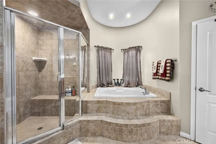205 Somerford Court, Bakersfield, California 93312