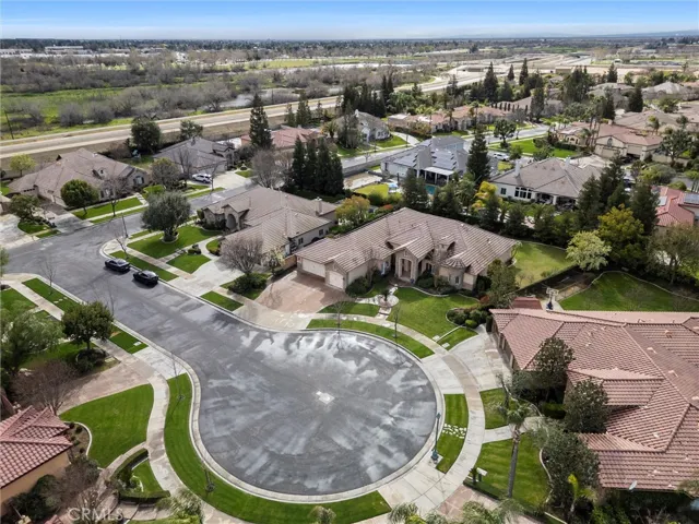 205 Somerford Court, Bakersfield, California 93312