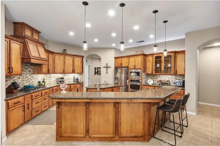 205 Somerford Court, Bakersfield, California 93312