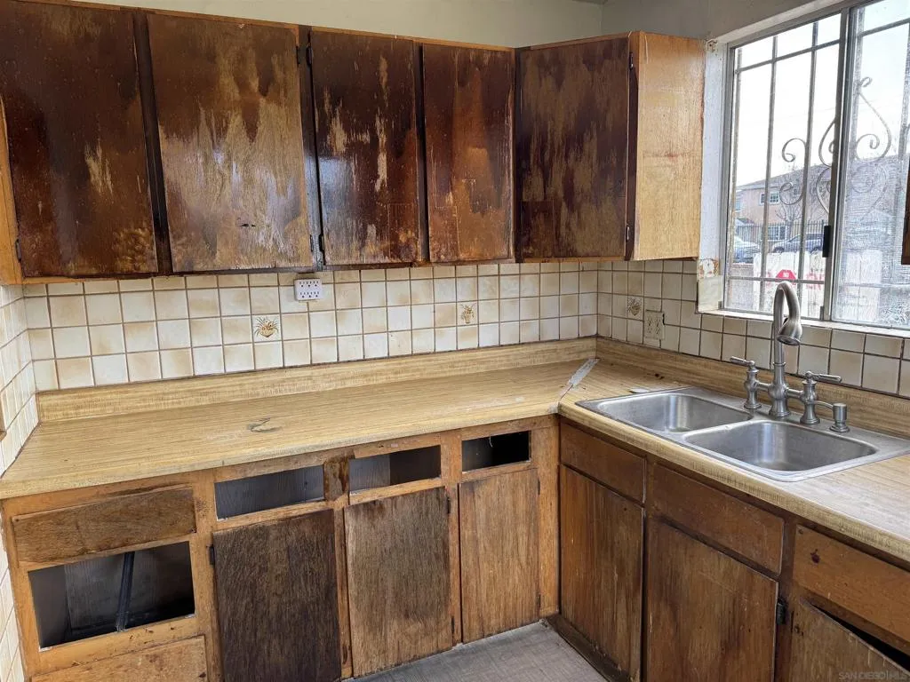 2757 Ulric St, San Diego, California 92111 home-pic-10