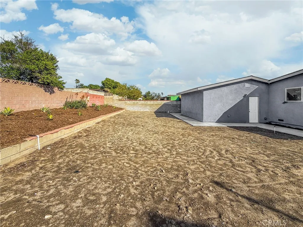 17748 Owen Street, Fontana, California 92335 home-pic-8