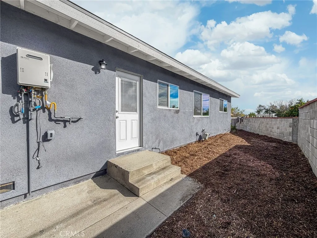 17748 Owen Street, Fontana, California 92335 home-pic-6