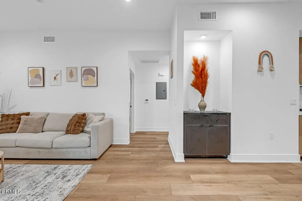 178 S Euclid Avenue 310, Pasadena, California 91101 home-pic-7