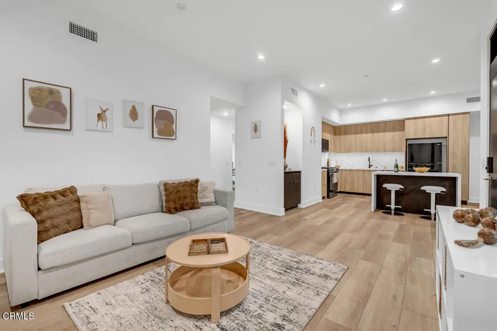 178 S Euclid Avenue 310, Pasadena, California 91101 home-pic-1