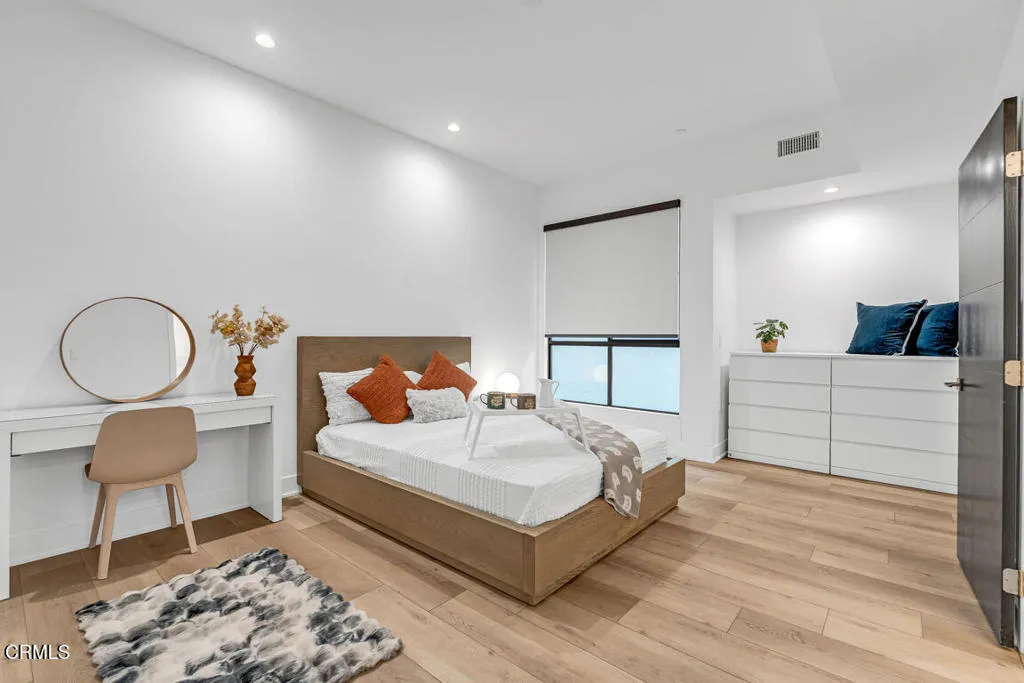 178 S Euclid Avenue 310, Pasadena, California 91101 home-pic-19