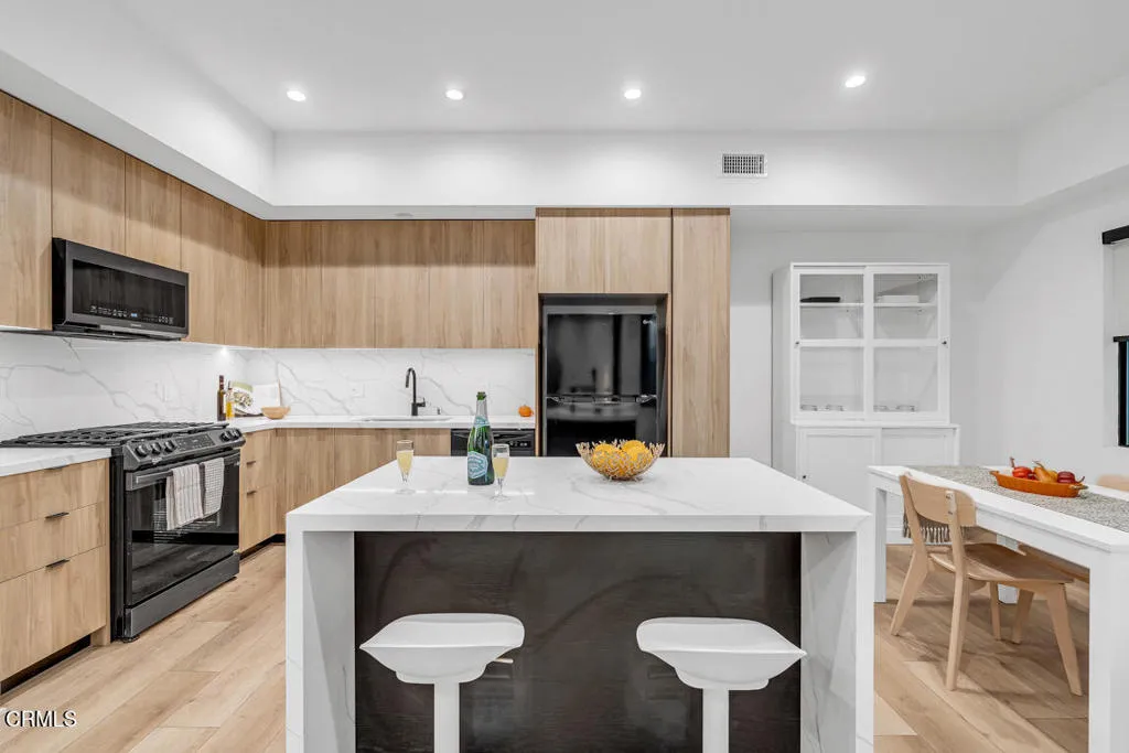 178 S Euclid Avenue 310, Pasadena, California 91101 home-pic-11