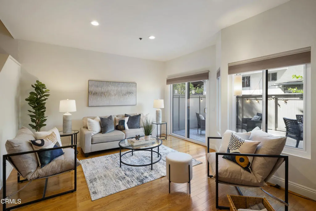 1310 E Orange Grove Boulevard 114, Pasadena, California 91104 home-pic-1