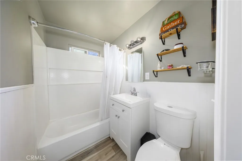 811 E Nocta, Ontario, California 91764 home-pic-15