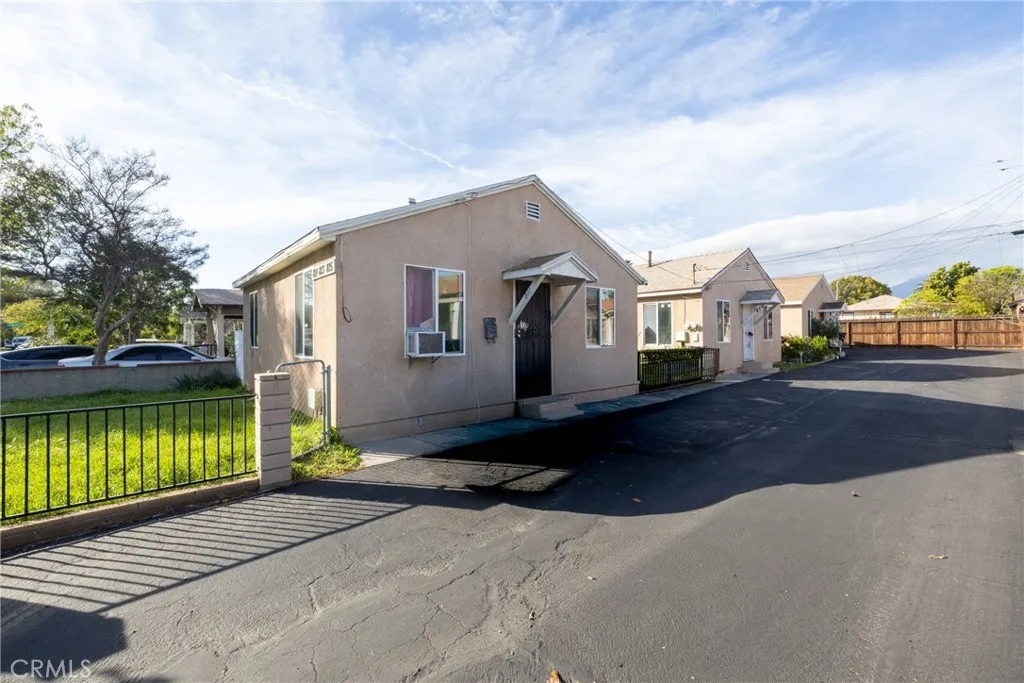 811 E Nocta, Ontario, California 91764 home-pic-2