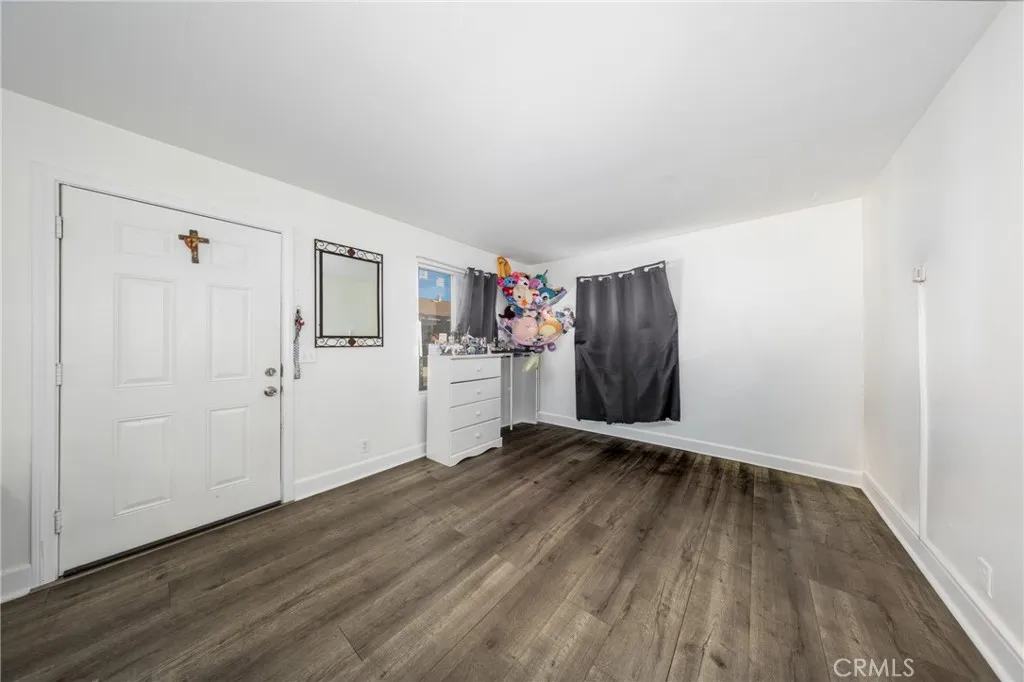 811 E Nocta, Ontario, California 91764 home-pic-5