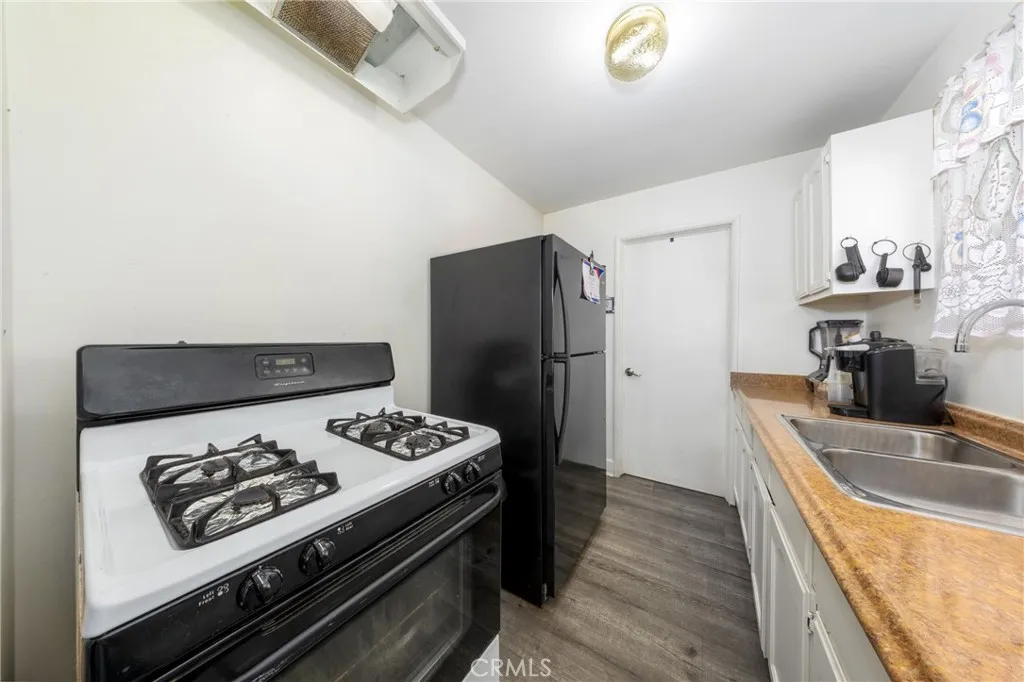 811 E Nocta, Ontario, California 91764 home-pic-9