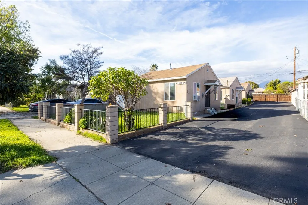 811 E Nocta, Ontario, California 91764 home-pic-1