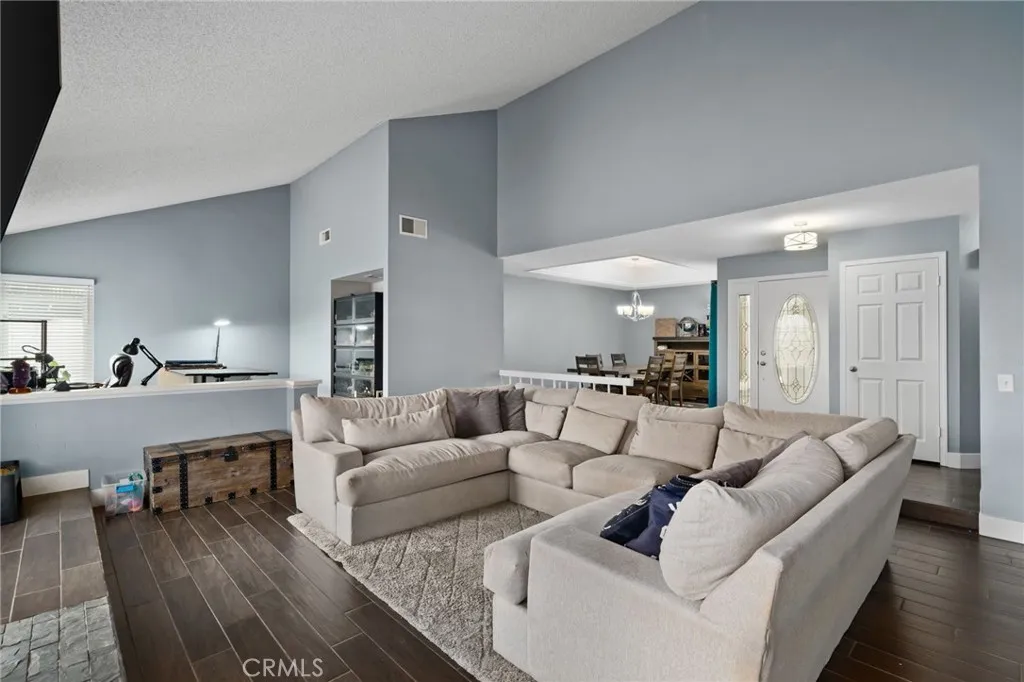 5810 Greens Drive, Riverside, California 92509 home-pic-6