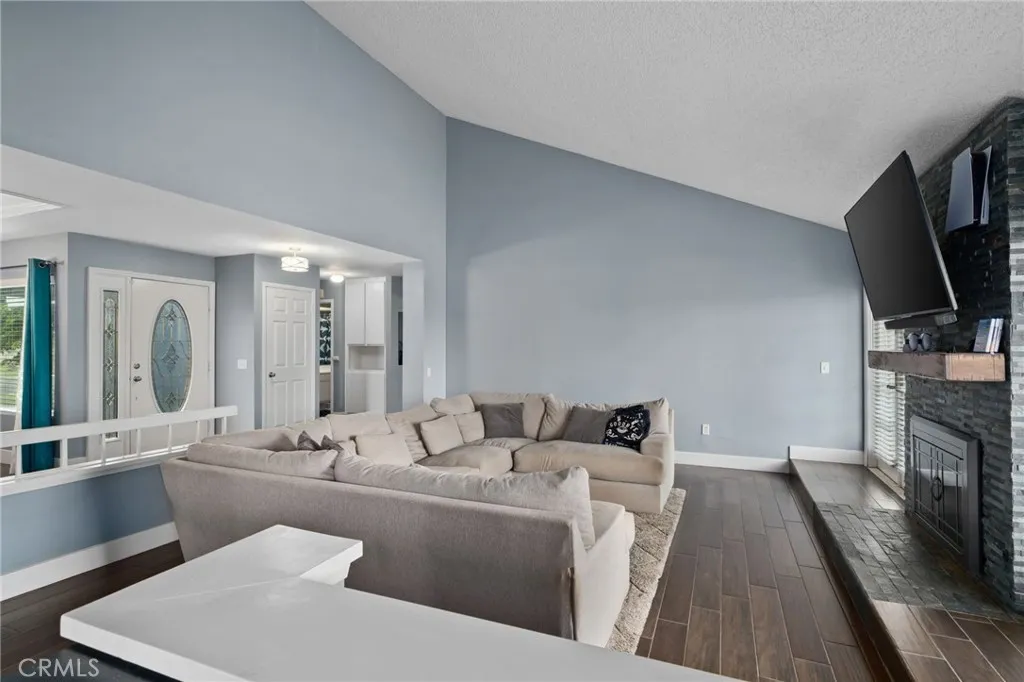 5810 Greens Drive, Riverside, California 92509 home-pic-8