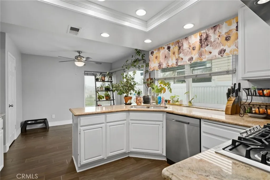 5810 Greens Drive, Riverside, California 92509 home-pic-16