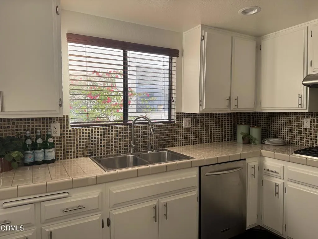 394 S Los Robles Avenue 2, Pasadena, California 91101 home-pic-6