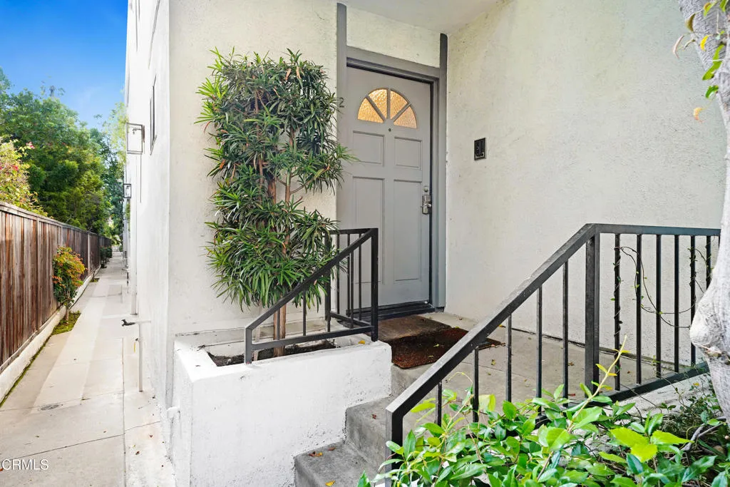 394 S Los Robles Avenue 2, Pasadena, California 91101 home-pic-16