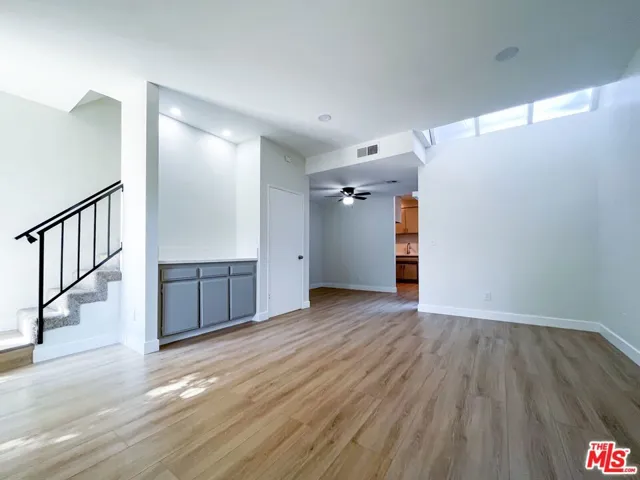 9939 Topanga Canyon Boulevard 11, Chatsworth, California 91311