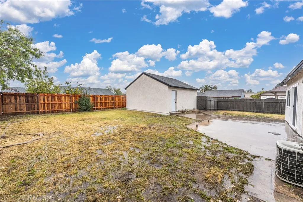 1365 W Etiwanda Avenue, Rialto, California 92376 home-pic-32